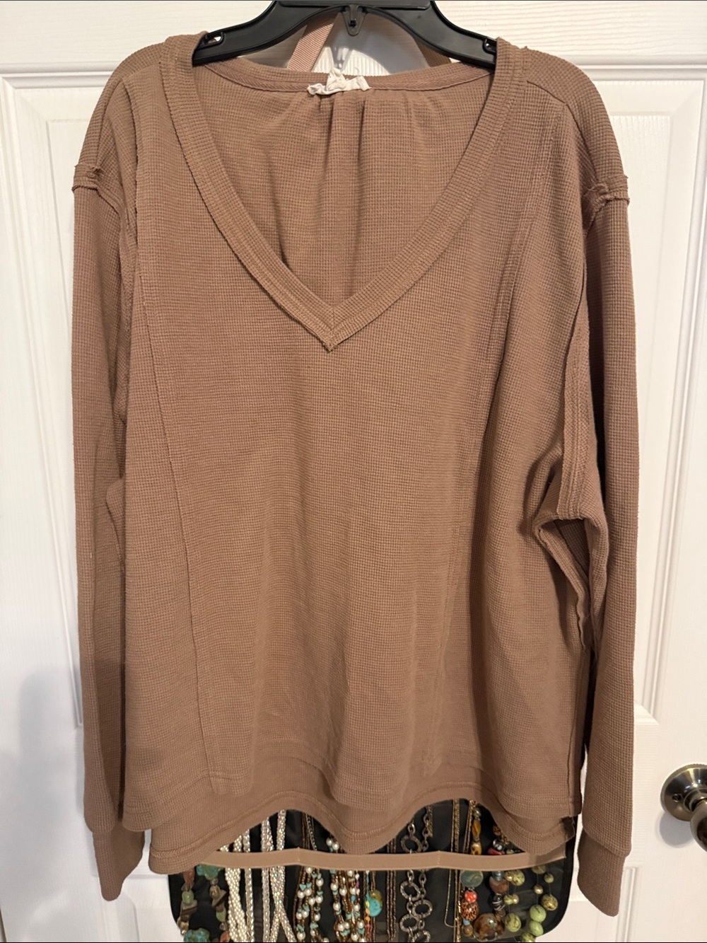 Women's V-Neck Waffle Knit Long Sleeve Top - Taupe Blu Pepper.